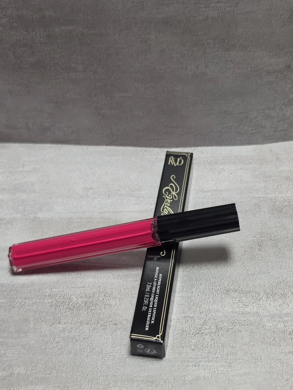 Kat Von D Everlasting Liquid Lipstick in Bright Fuchsia (Scarlet Pearl)